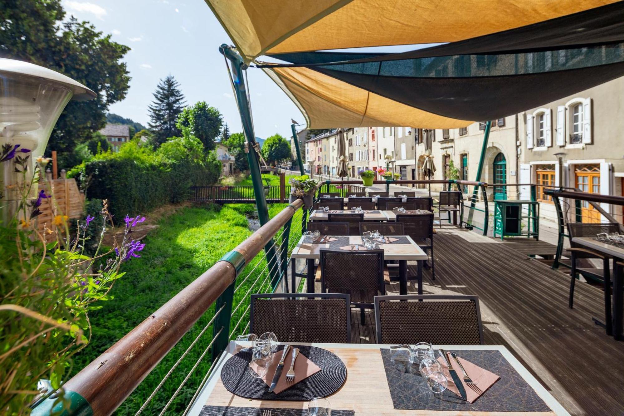 Logis Hotel Restaurant Family & Spa Meyrueis Buitenkant foto