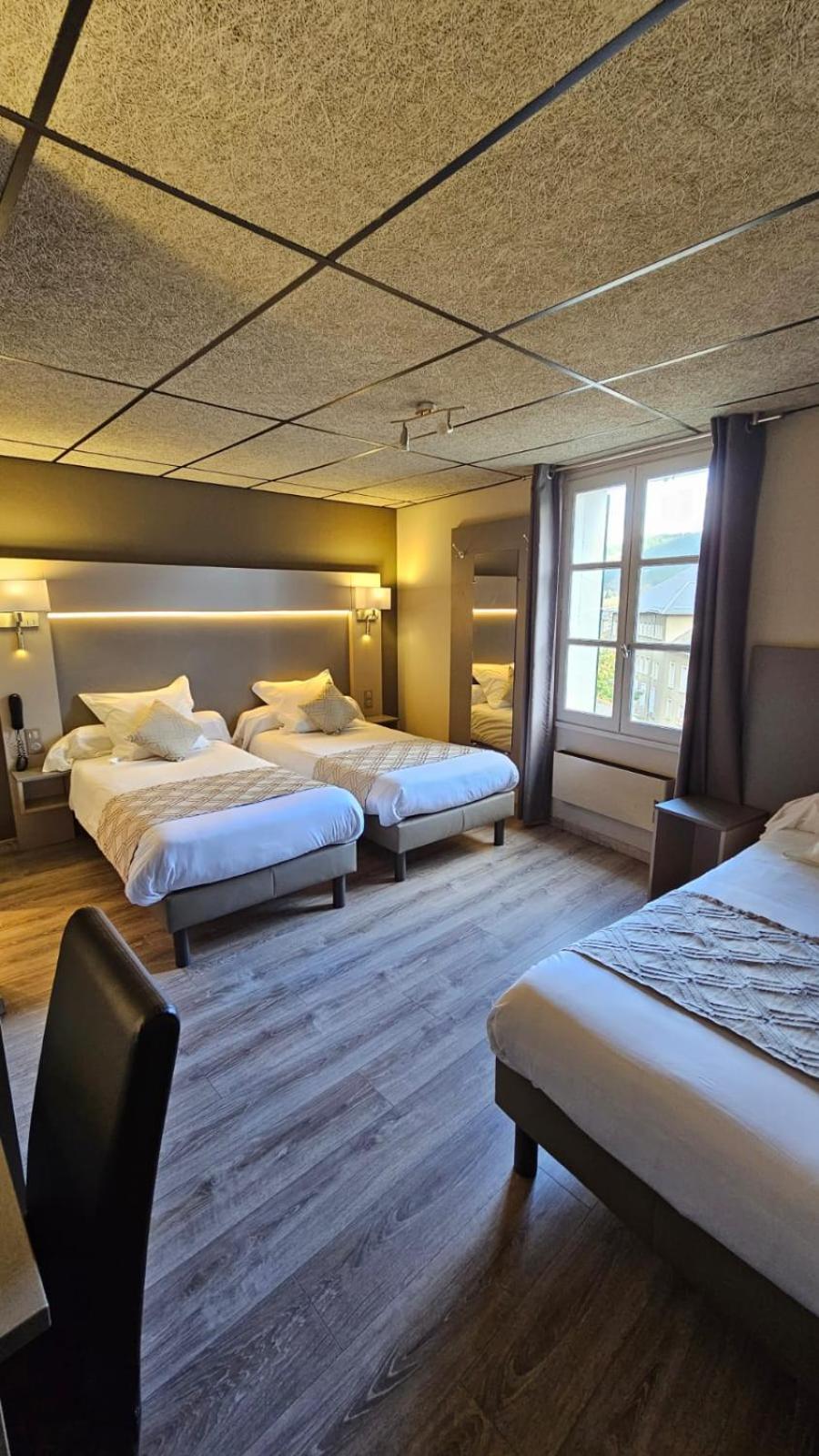 Logis Hotel Restaurant Family & Spa Meyrueis Buitenkant foto